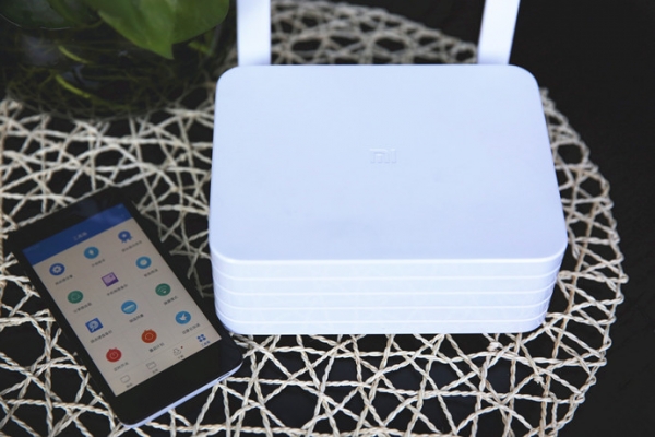 「唯物」全新小米路由器“只見新人笑，不聞舊人哭”